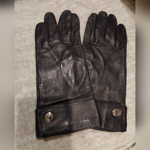 Elegant Black Leather Gloves